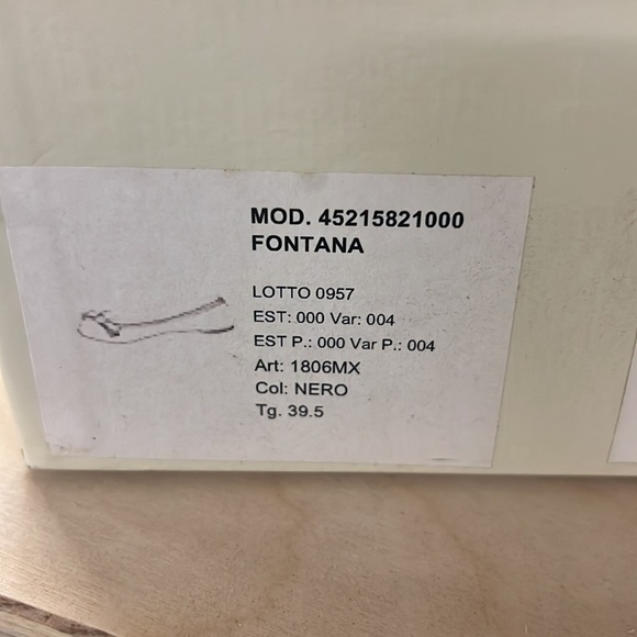 MaxMara Flats
MULTIPLE SIZES AVAILABLE - Picture 6 of 8